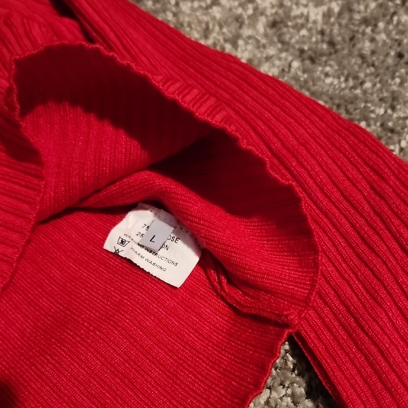 Red Ribbed Long Sleeve Top - Picture 4 of 6